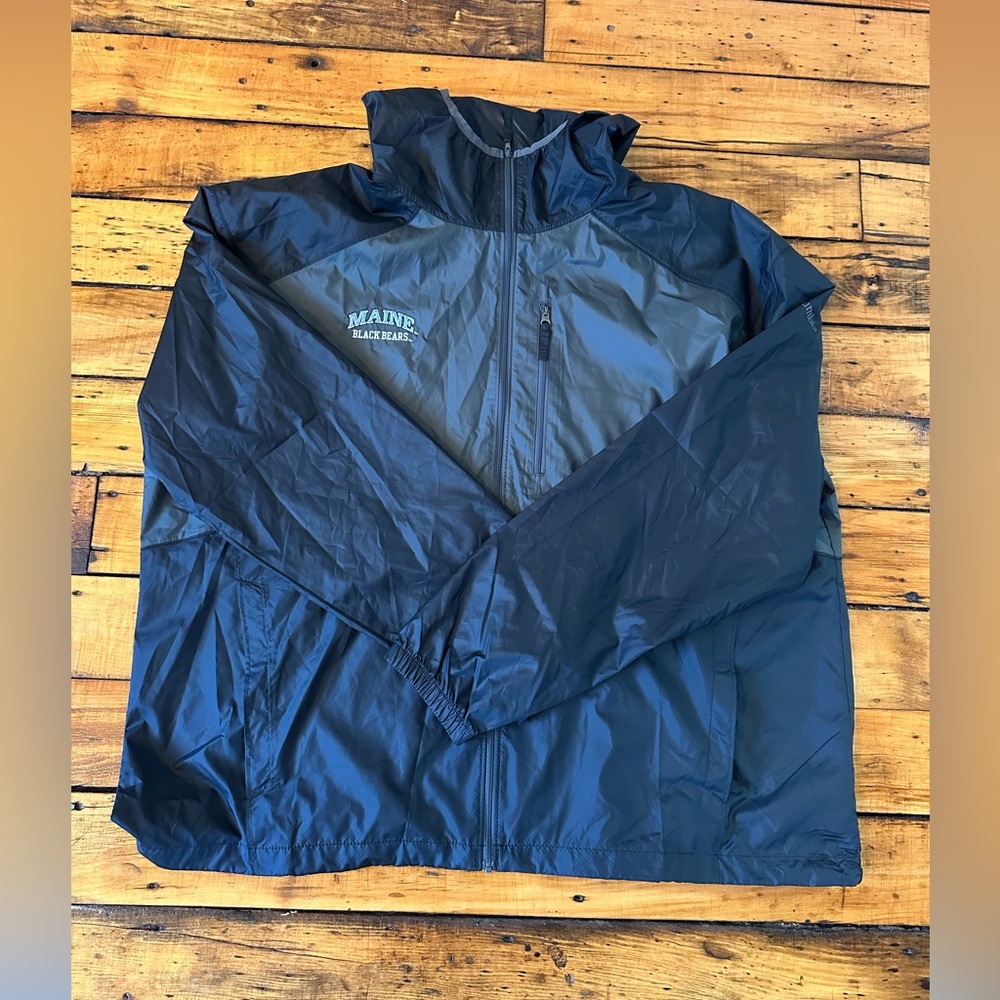 Columbia Men's University of Maine embroidered full zip Windbreaker